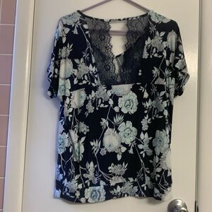 Dainty blouse with lace backing